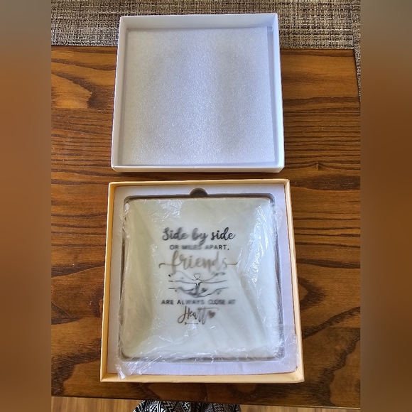 Side by Side or Miles Apart Friends themed Trinket Dish - NIB - Picture 3 of 5
